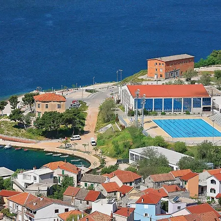 Beautiful Apartment In Zaton With Kitchen Apartment *